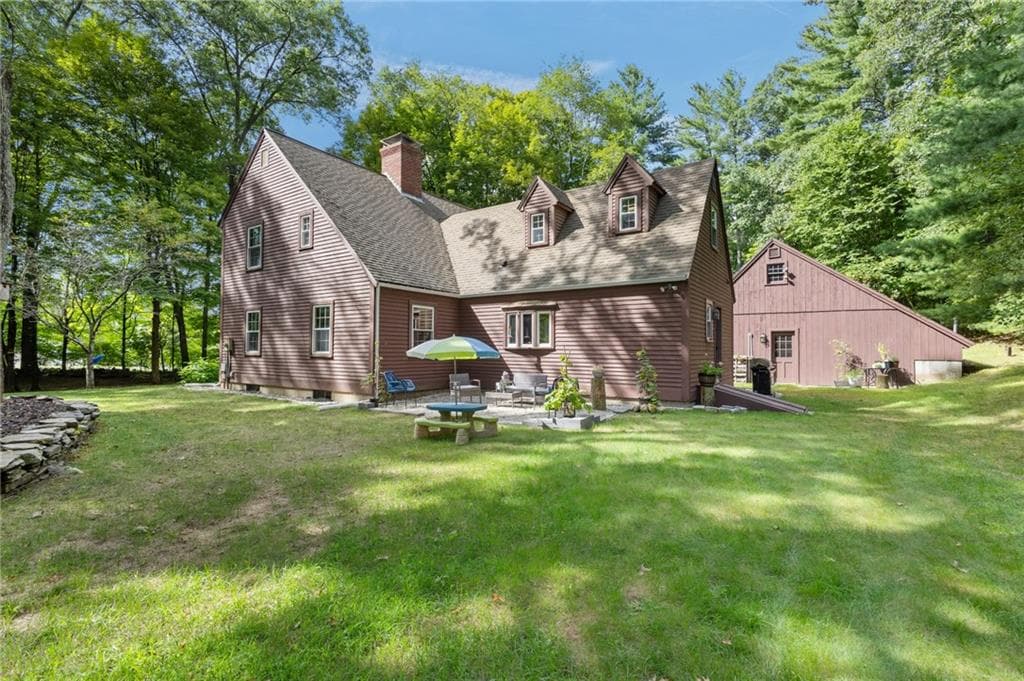Single Family Residence at 15 Paine District Road, Woodstock, photo 3 of 29