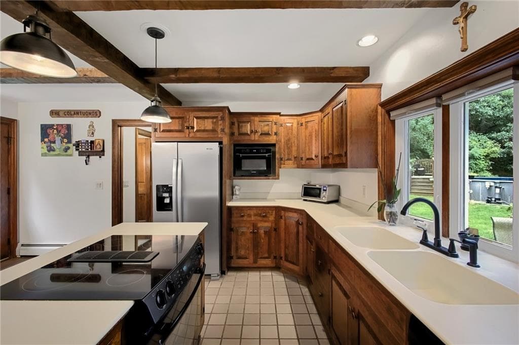 Single Family Residence at 15 Paine District Road, Woodstock, photo 15 of 29