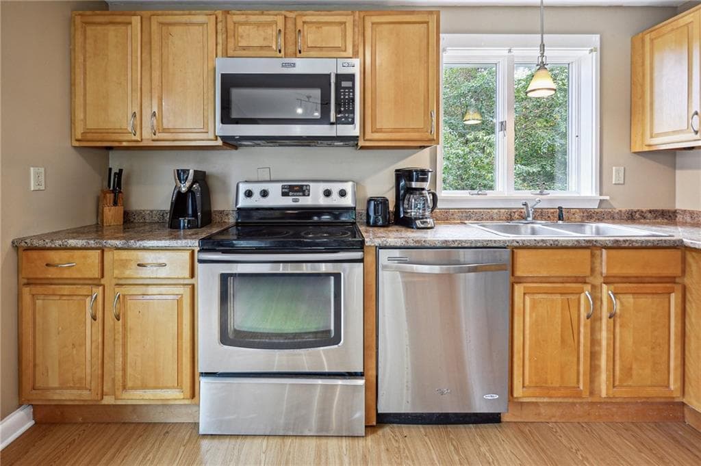 Multi Family at 17 Clara Lane, Narragansett, photo 10 of 43