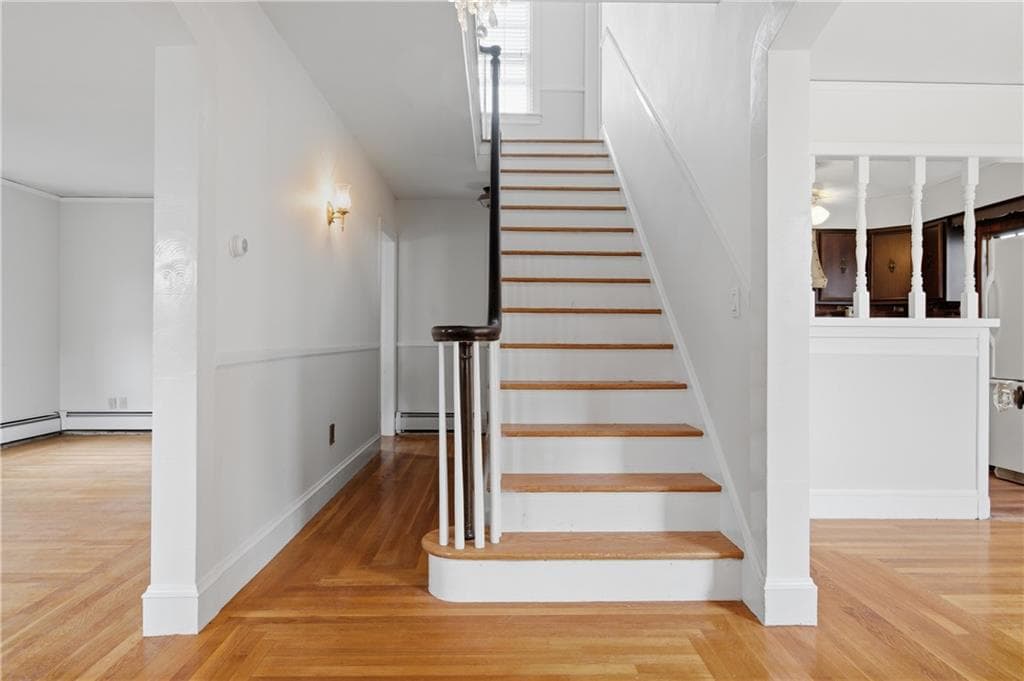 Single Family Residence at 80 Knollwood Avenue, Cranston, photo 17 of 40