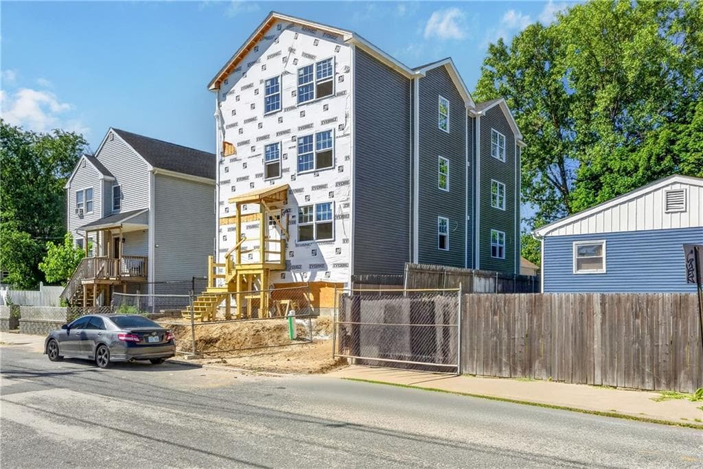Multi Family at 141 Ocean Street, Providence, photo 3 of 20