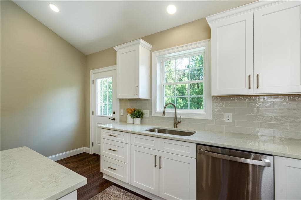 Condominium at 13 Fieldstone Way, Johnston, photo 18 of 42
