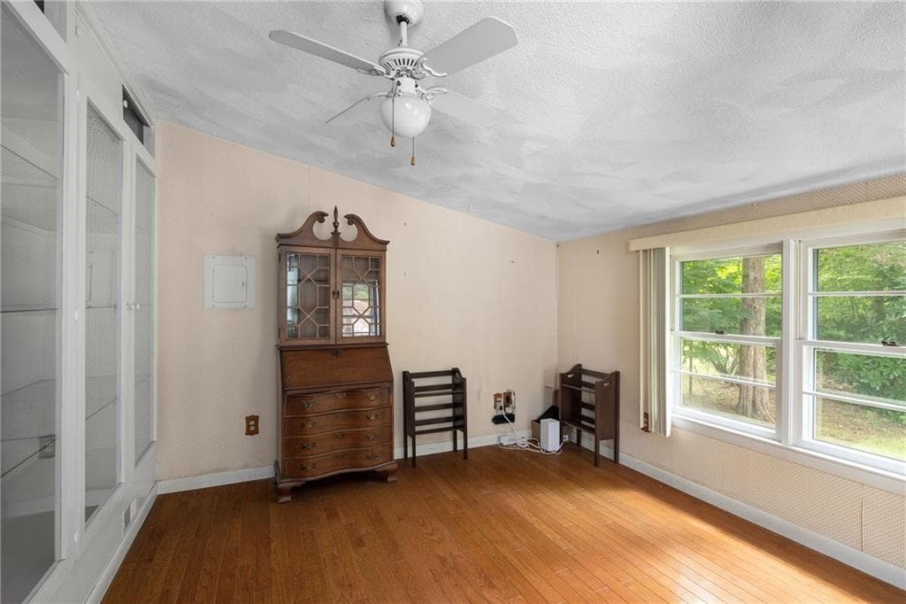 Single Family Residence at 108 Longfellow Drive, Warwick, photo 16 of 40