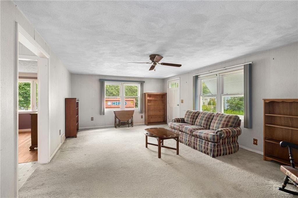 Single Family Residence at 108 Longfellow Drive, Warwick, photo 12 of 40