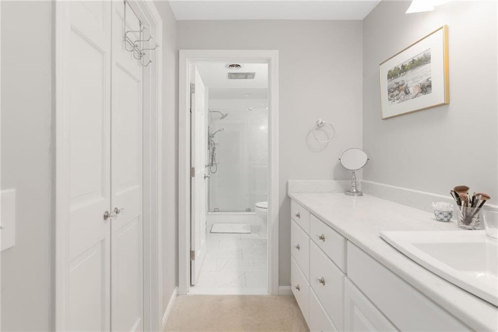 Condominium at 118 Pine Glen Drive Drive, East Greenwich, photo 16 of 22