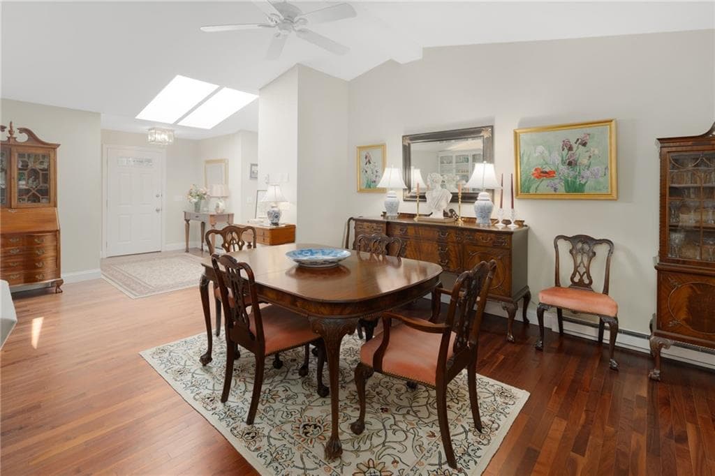 Condominium at 118 Pine Glen Drive Drive, East Greenwich, photo 10 of 22