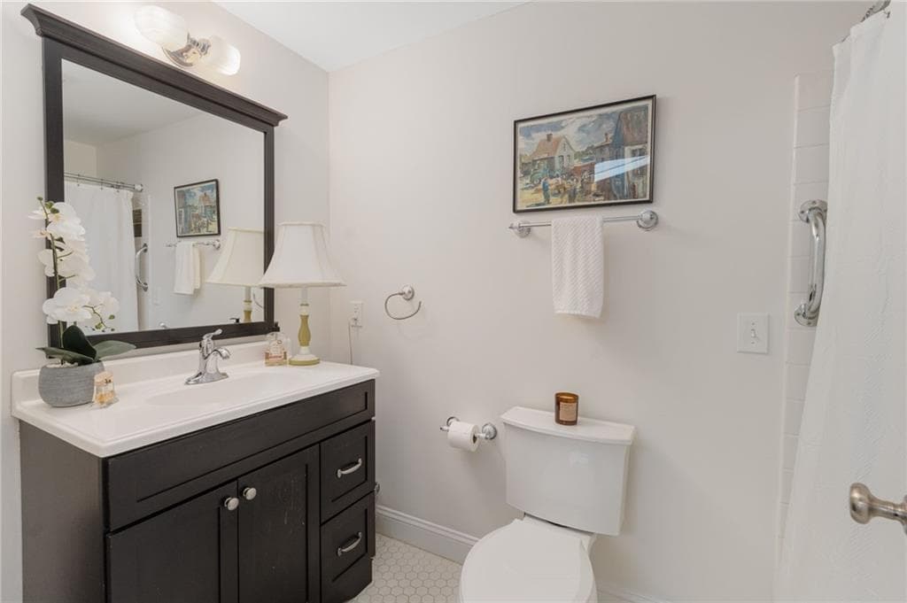 Condominium at 118 Pine Glen Drive Drive, East Greenwich, photo 18 of 22