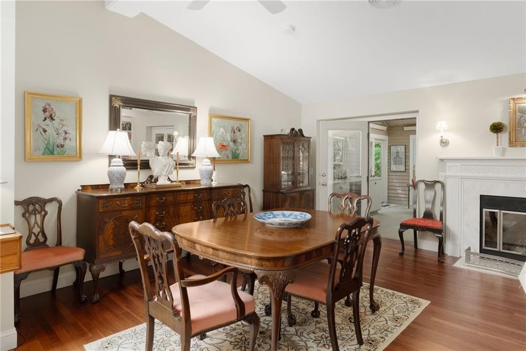 Condominium at 118 Pine Glen Drive Drive, East Greenwich, photo 11 of 22