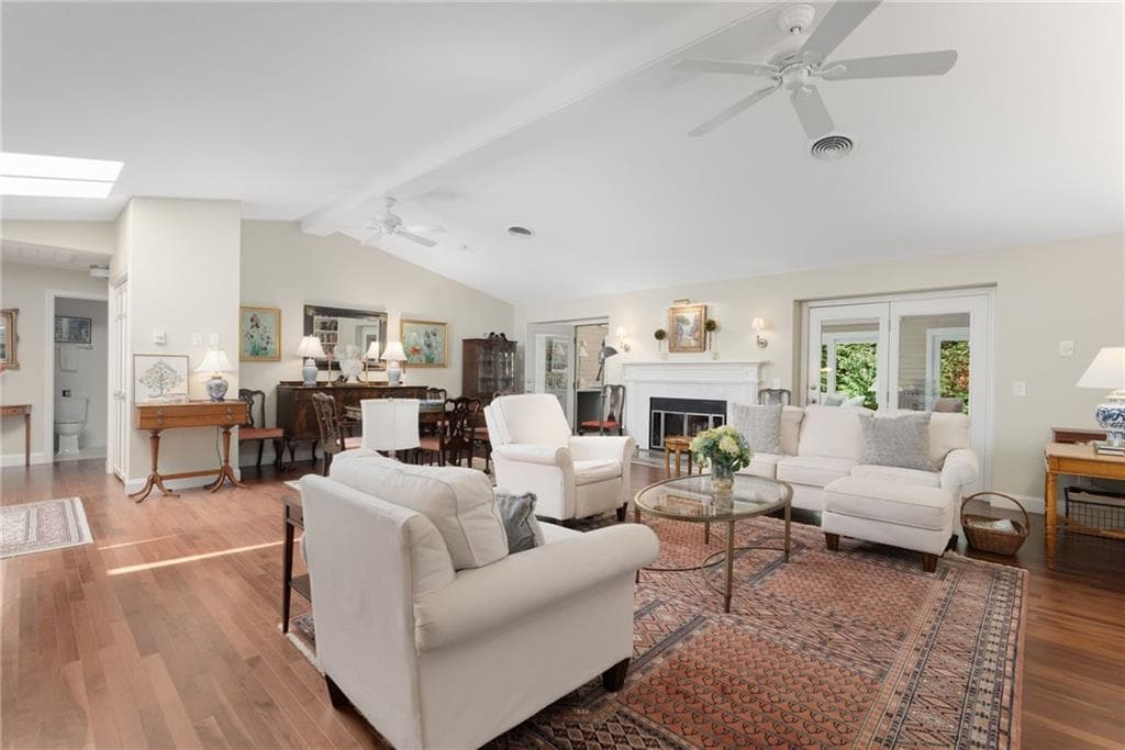 Condominium at 118 Pine Glen Drive Drive, East Greenwich, photo 8 of 22