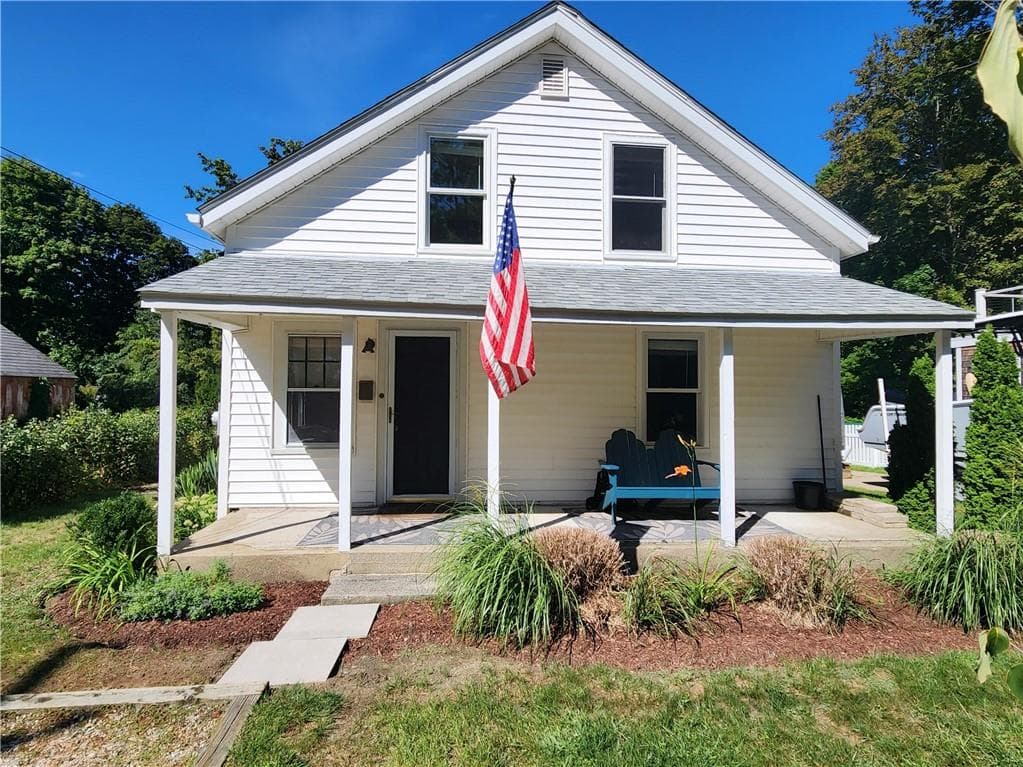 Single Family Residence at 57 Melrose Avenue Avenue, Jamestown, photo 2 of 29