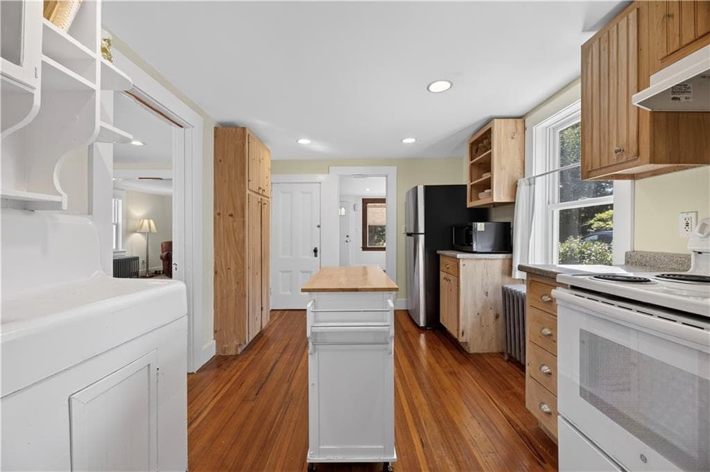 Single Family Residence at 57 Melrose Avenue Avenue, Jamestown, photo 13 of 29