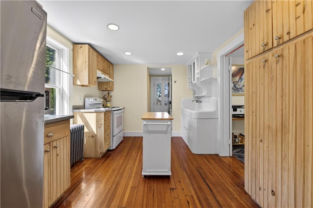 Single Family Residence at 57 Melrose Avenue Avenue, Jamestown, photo 17 of 29