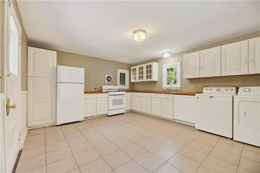 Multi Family at 46 Carr Lane, Jamestown, photo 26 of 50