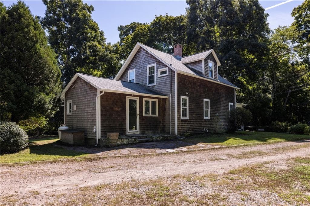 Multi Family at 46 Carr Lane, Jamestown, photo 9 of 50