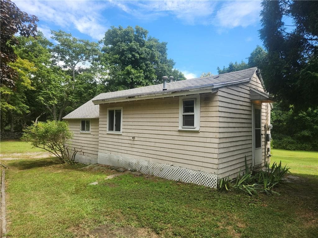 Multi Family at 46 Carr Lane, Jamestown, photo 10 of 50