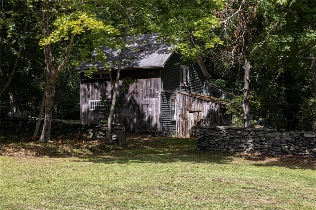Single Family Residence at 46 Carr Lane, Jamestown, photo 13 of 39