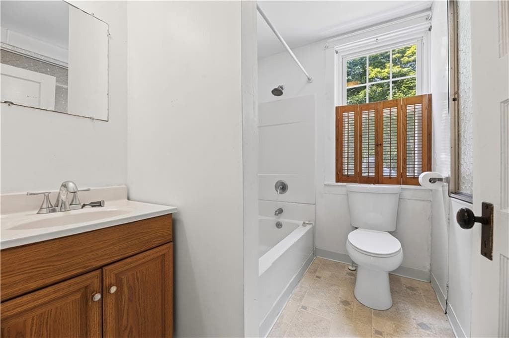 Single Family Residence at 46 Carr Lane, Jamestown, photo 26 of 39