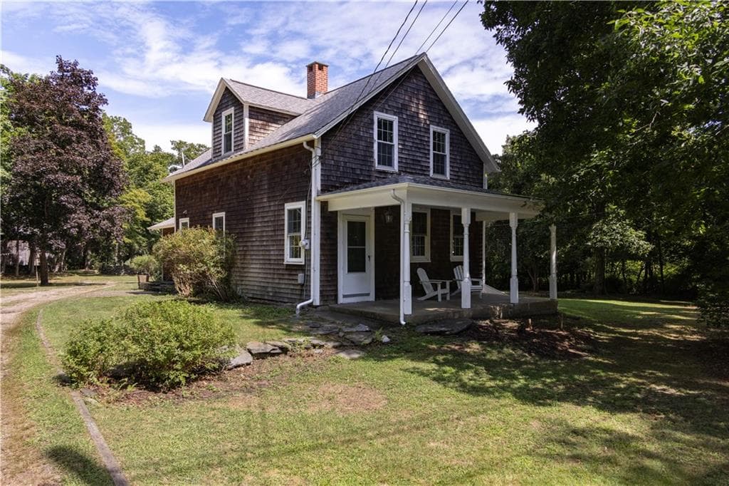 Single Family Residence at 46 Carr Lane, Jamestown, photo 3 of 39
