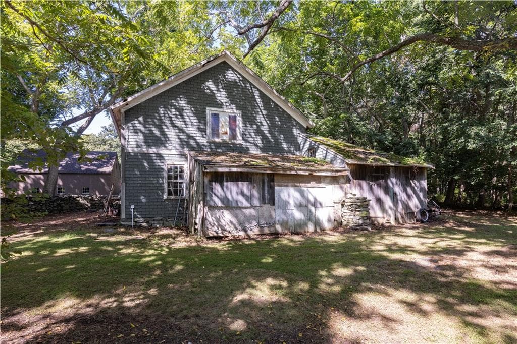 Single Family Residence at 46 Carr Lane, Jamestown, photo 11 of 39