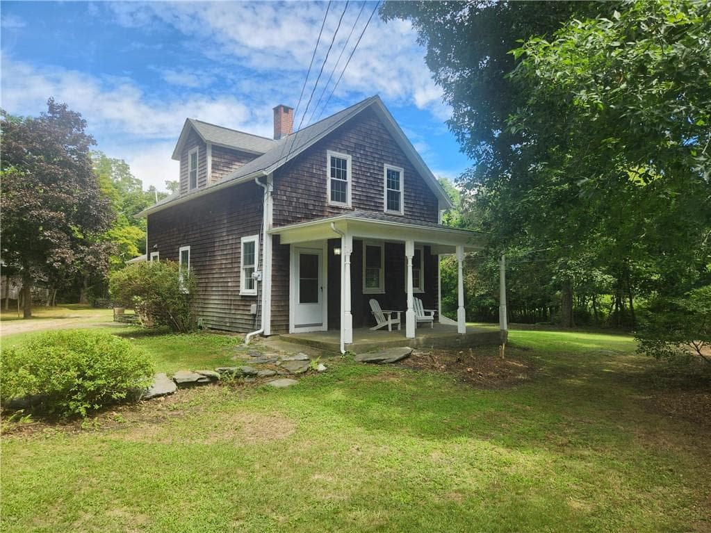 Single Family Residence at 46 Carr Lane, Jamestown, photo 4 of 39