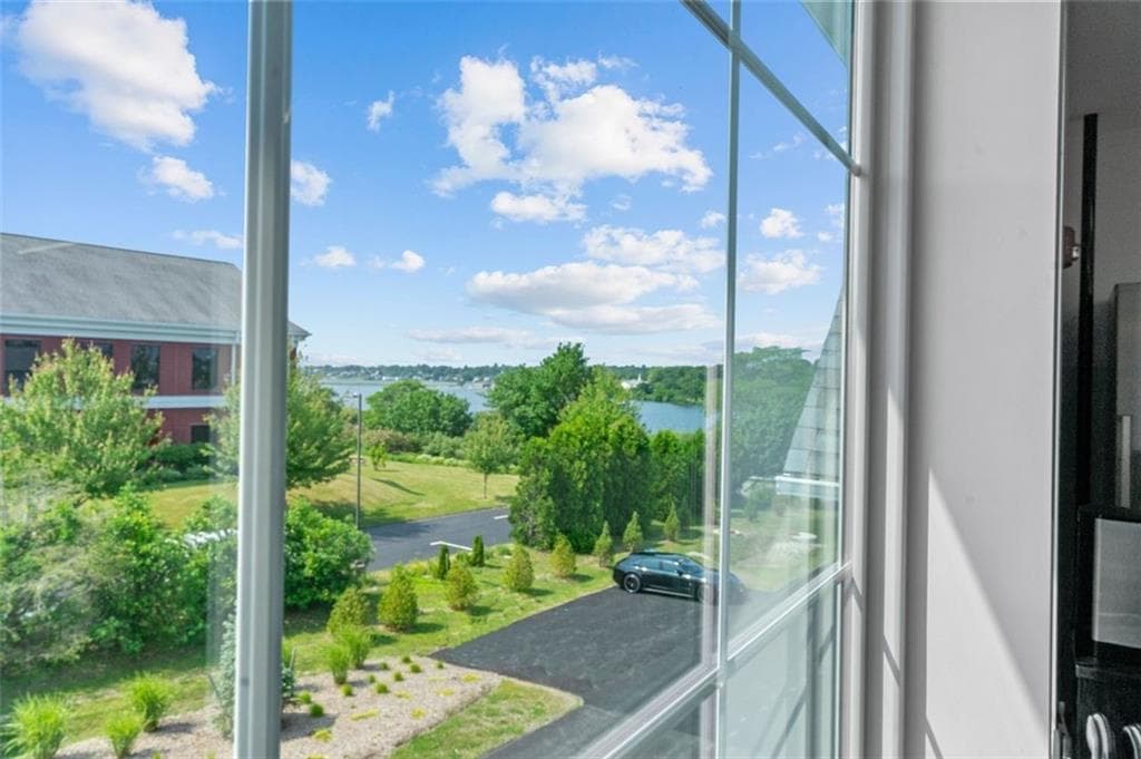 Condominium at 55 John Clarke Road UNIT 23, Middletown, photo 12 of 27