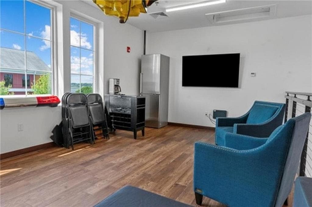 Condominium at 55 John Clarke Road UNIT 23, Middletown, photo 14 of 27