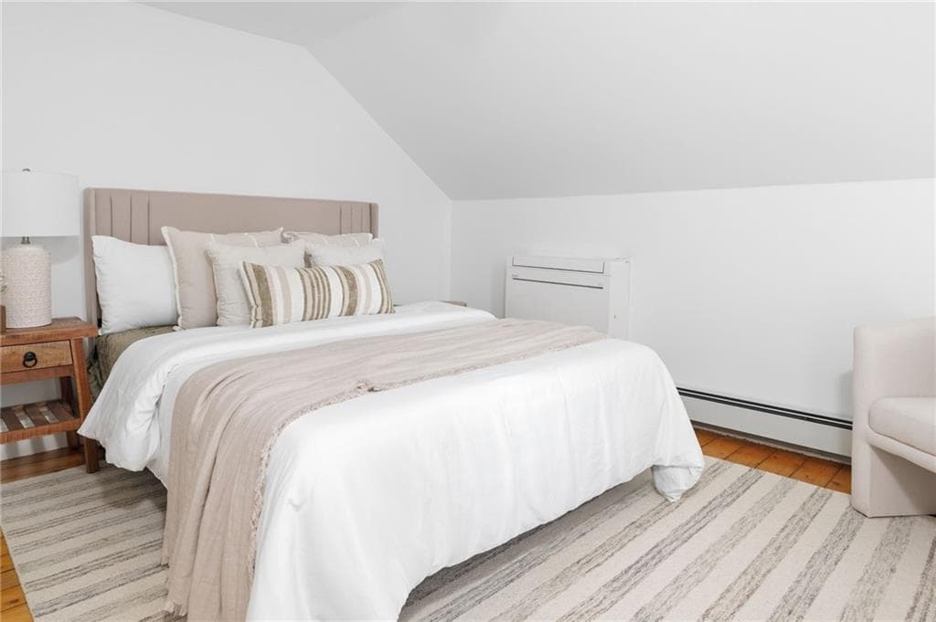 Condominium at 19 .5 Third Street UNIT 2, Newport, photo 9 of 20