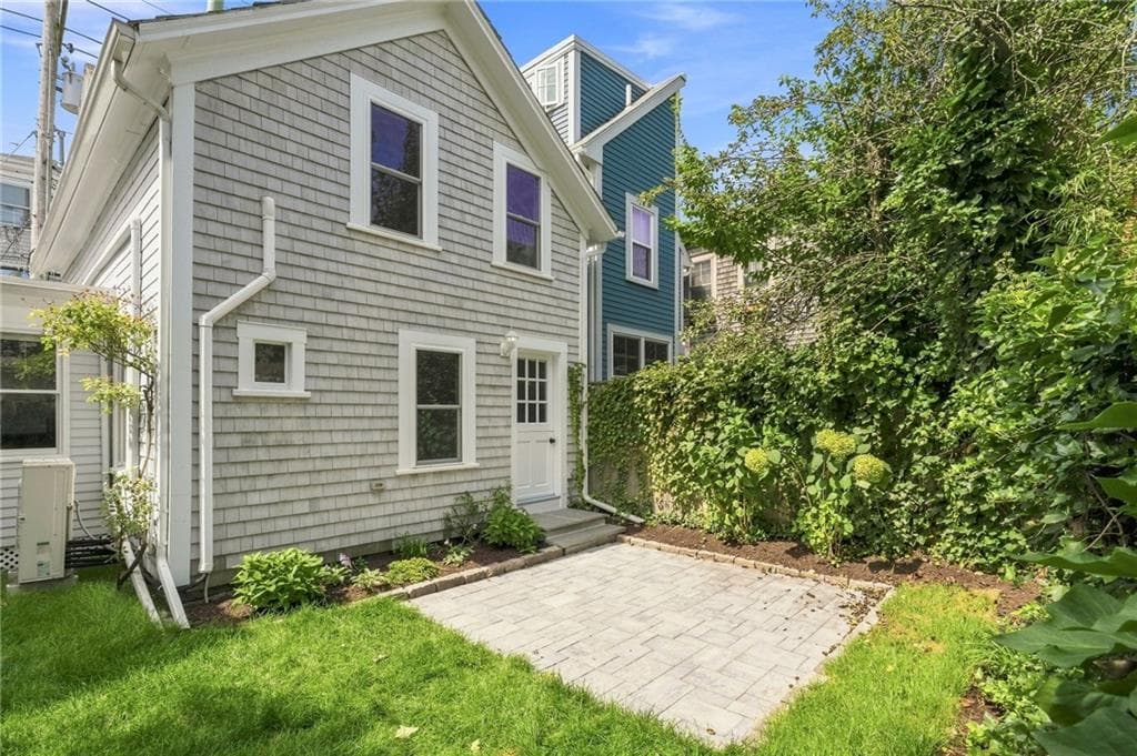 Condominium at 19 .5 Third Street UNIT 2, Newport, photo 15 of 20