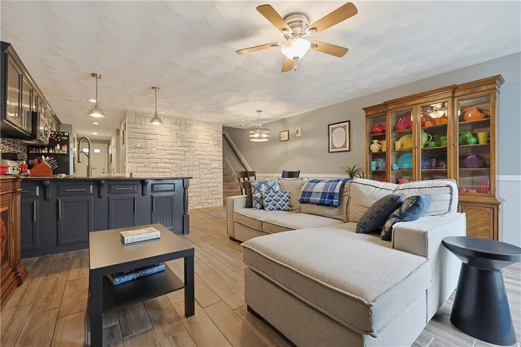 Condominium at 572 Smithfield Road UNIT 12, North Providence, photo 13 of 36