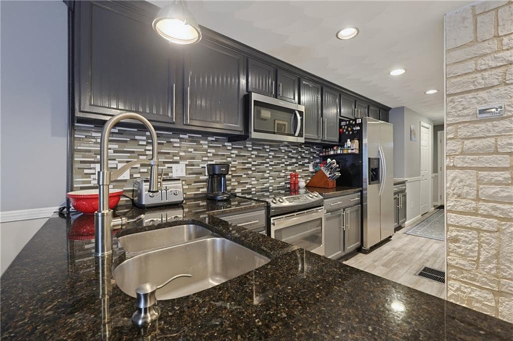 Condominium at 572 Smithfield Road UNIT 12, North Providence, photo 7 of 36