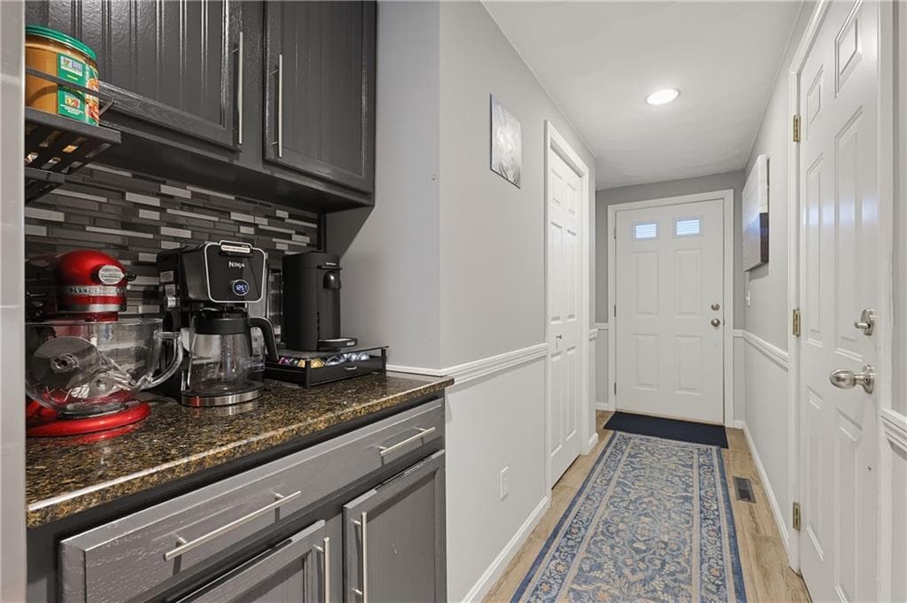 Condominium at 572 Smithfield Road UNIT 12, North Providence, photo 5 of 36