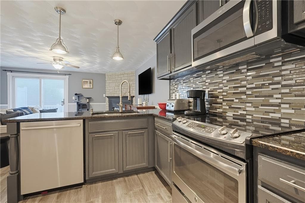 Condominium at 572 Smithfield Road UNIT 12, North Providence, photo 9 of 36