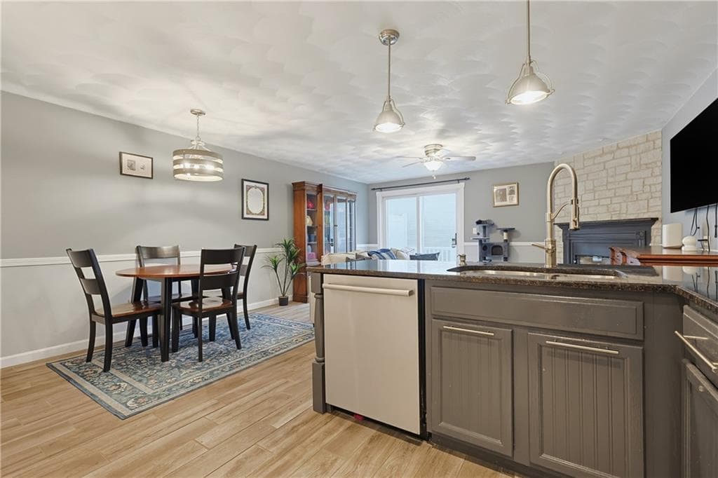 Condominium at 572 Smithfield Road UNIT 12, North Providence, photo 10 of 36