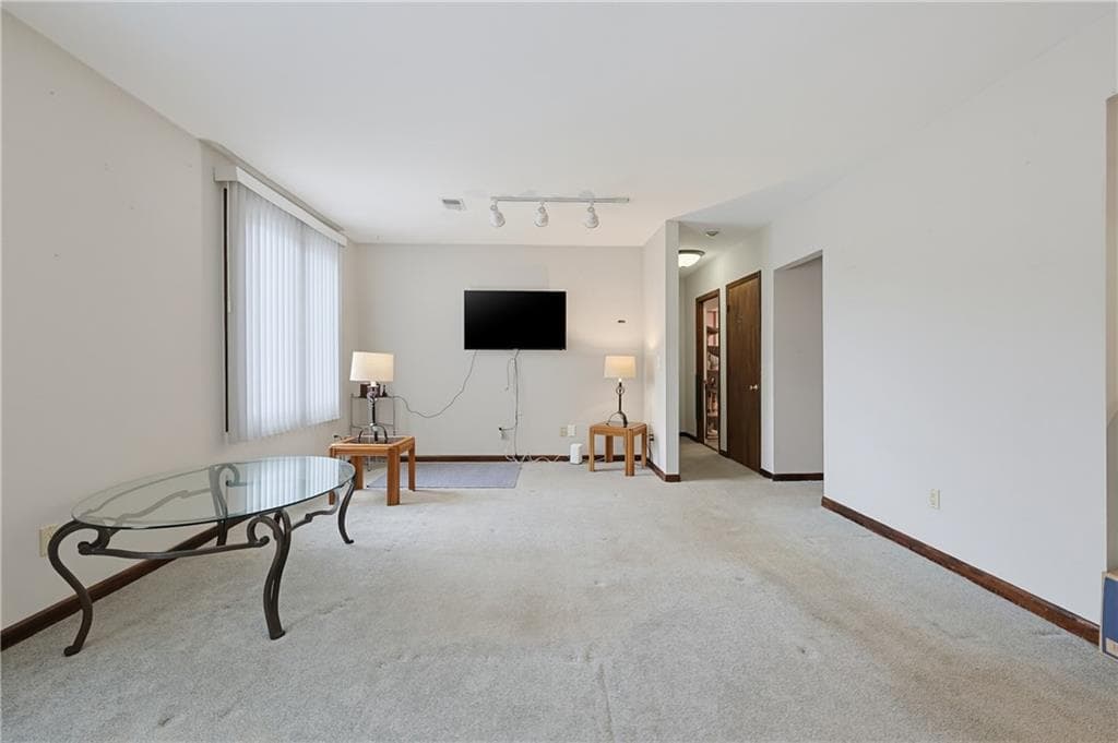 Condominium at 35 Kristee Circle Circle UNIT 35, West Warwick, photo 17 of 26
