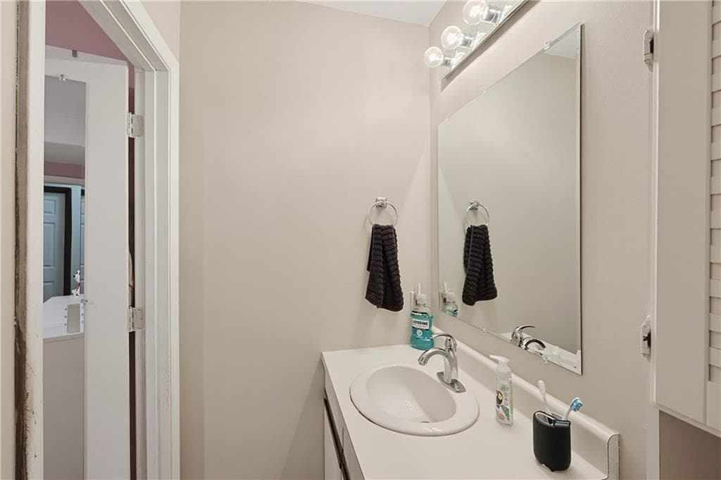 Condominium at 35 Kristee Circle Circle UNIT 35, West Warwick, photo 10 of 26