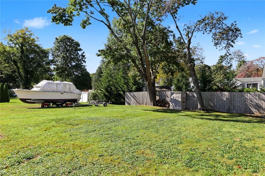 Single Family Residence at 18 Townsend Drive, Barrington, photo 3 of 30
