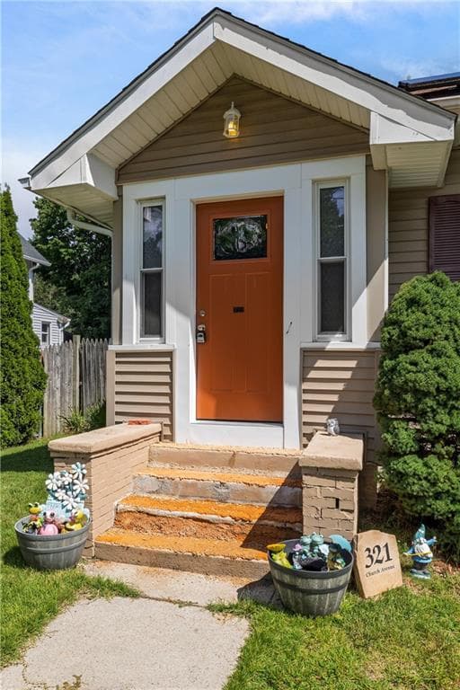 Single Family Residence at 321 Church Avenue, Warwick, photo 6 of 35