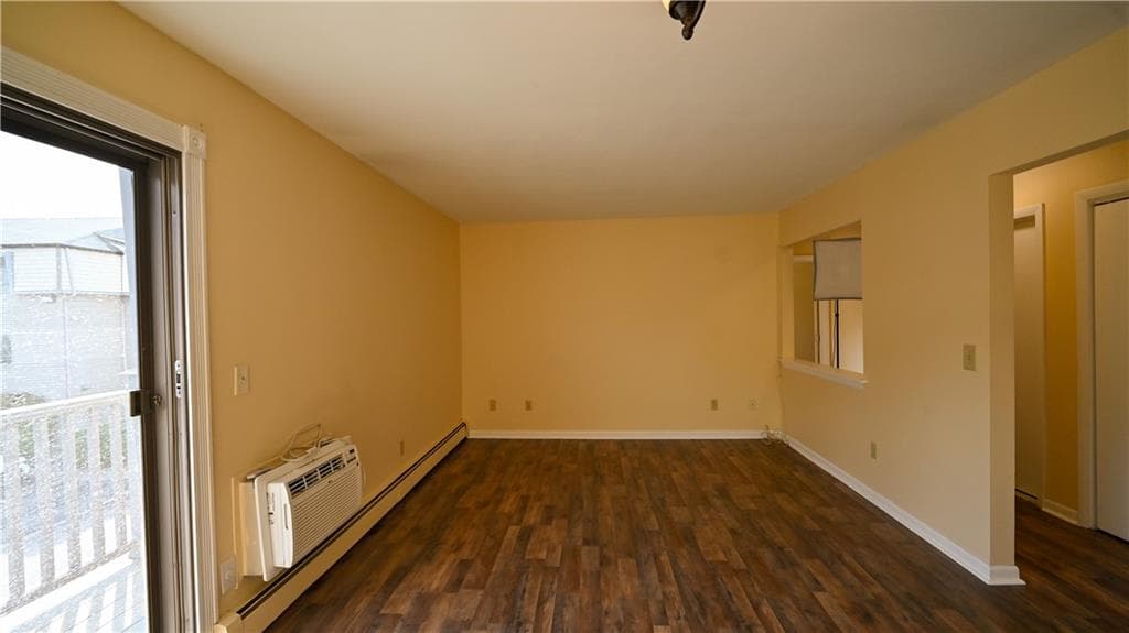 Condominium at 23 Village Court, West Warwick, photo 5 of 11