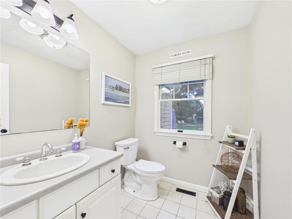 Single Family Residence at 109 Woodridge Drive, North Kingstown, photo 24 of 50