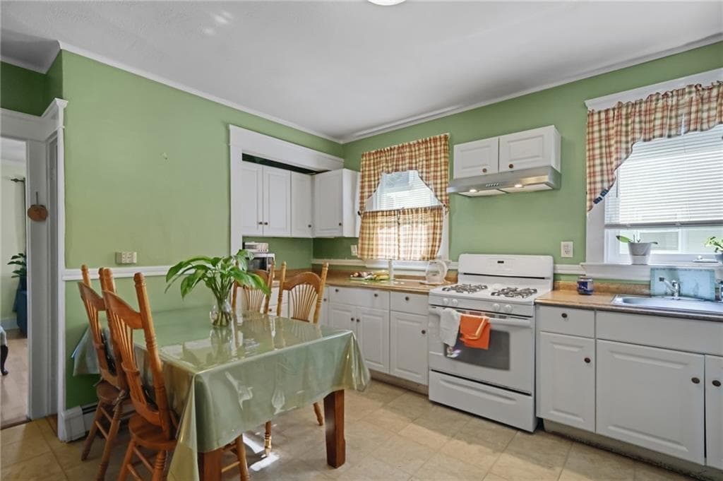 Single Family Residence at 68 Bowlet Street, Providence, photo 6 of 36