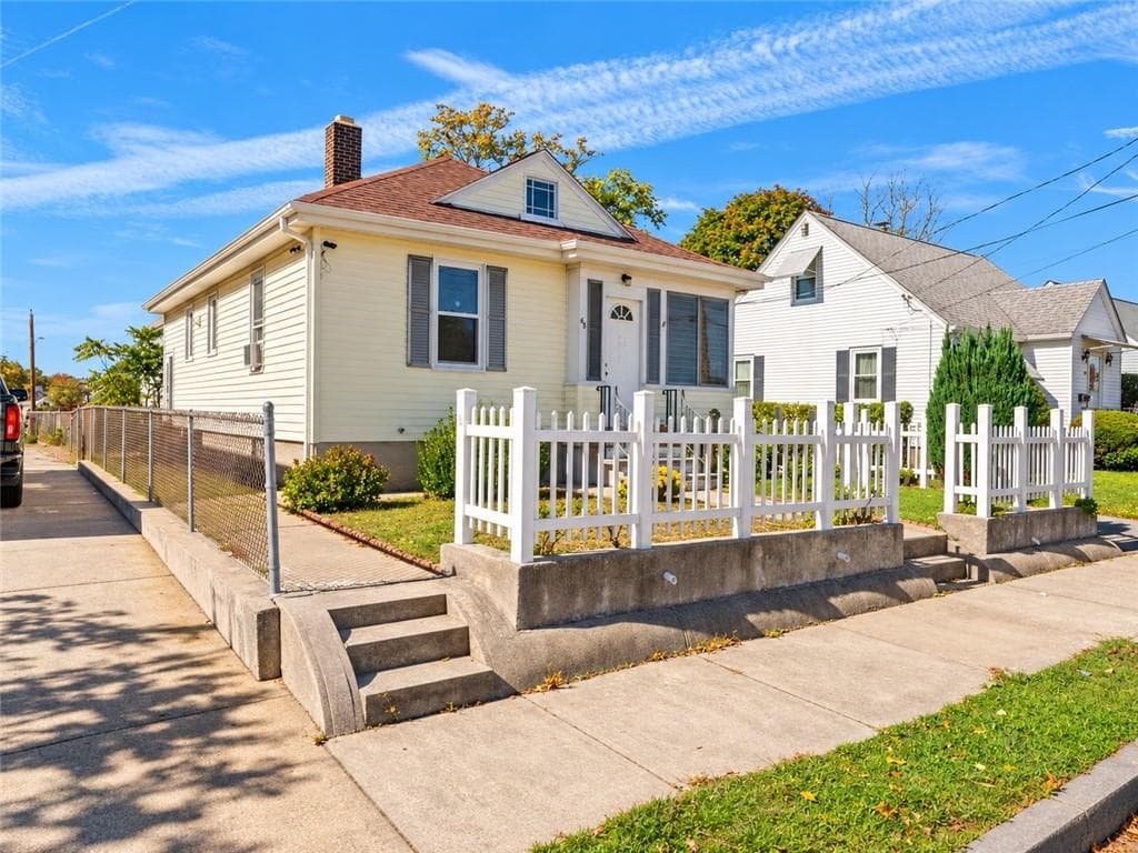 Single Family Residence at 68 Bowlet Street, Providence, photo 3 of 36