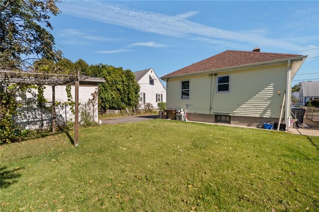 Single Family Residence at 68 Bowlet Street, Providence, photo 34 of 36