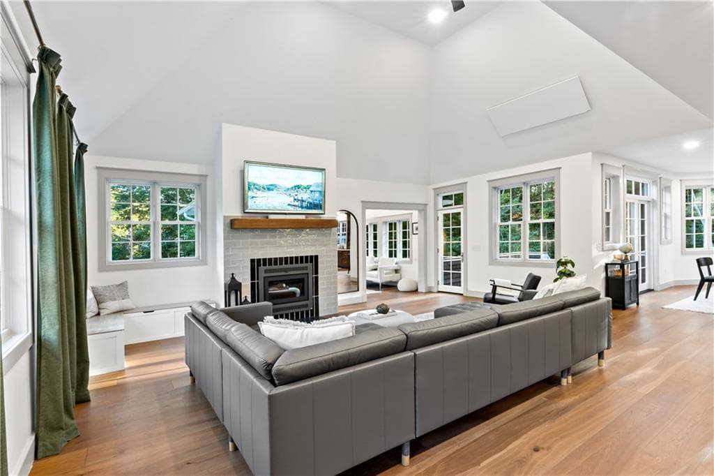 Single Family Residence at 216 Spartina Cove Way, South Kingstown, photo 7 of 50
