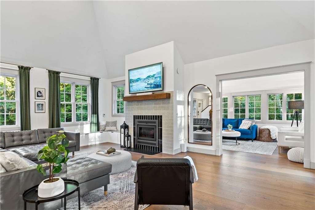 Single Family Residence at 216 Spartina Cove Way, South Kingstown, photo 8 of 50
