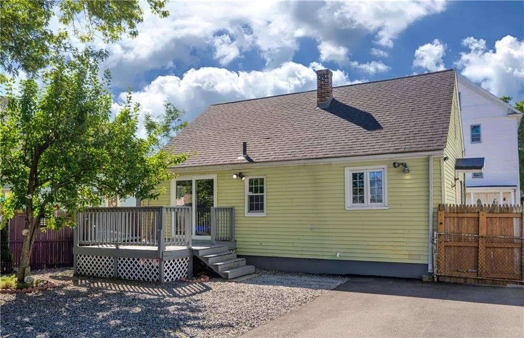 Single Family Residence at 18 Clark Avenue, Pawtucket, photo 6 of 28