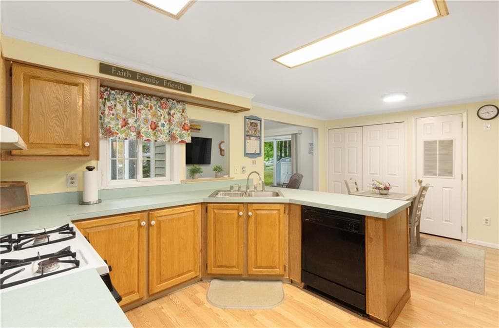 Single Family Residence at 95 Lear Drive, Coventry, photo 16 of 42