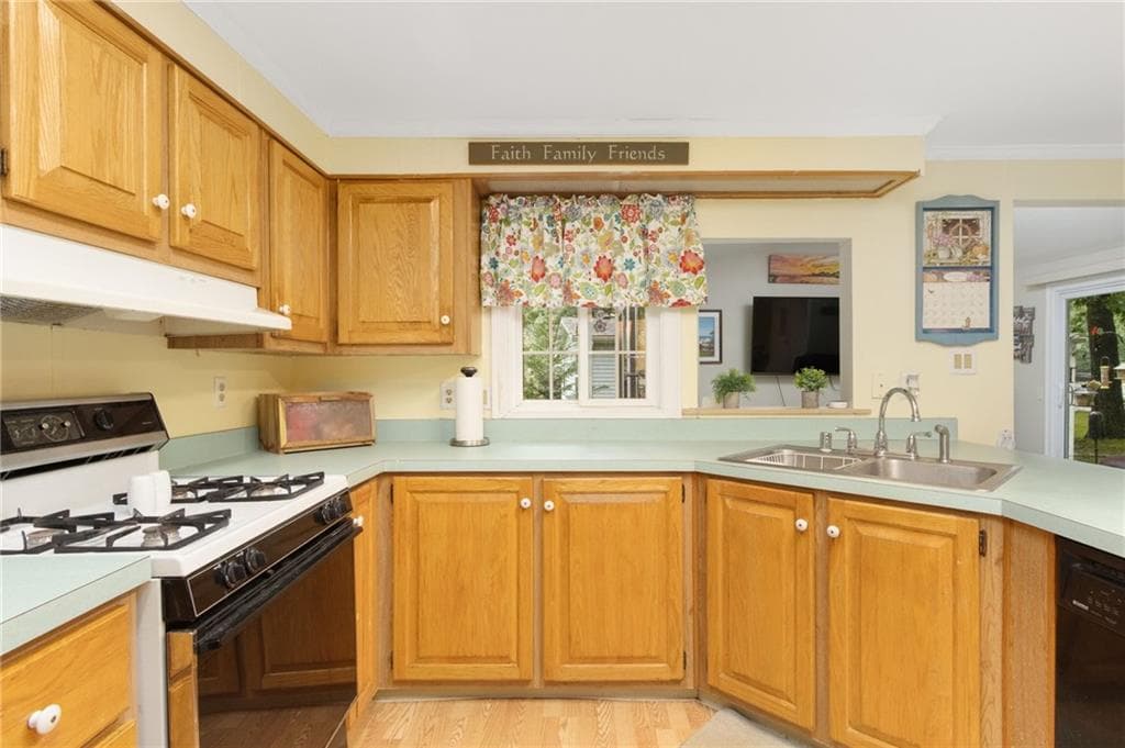 Single Family Residence at 95 Lear Drive, Coventry, photo 14 of 42