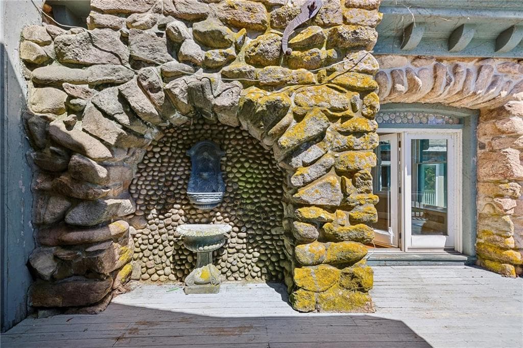 Single Family Residence at 25 Wildfield Farm Road, Narragansett, photo 10 of 50