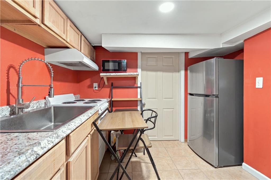 Multi Family at 509 Union Avenue, Providence, photo 23 of 31