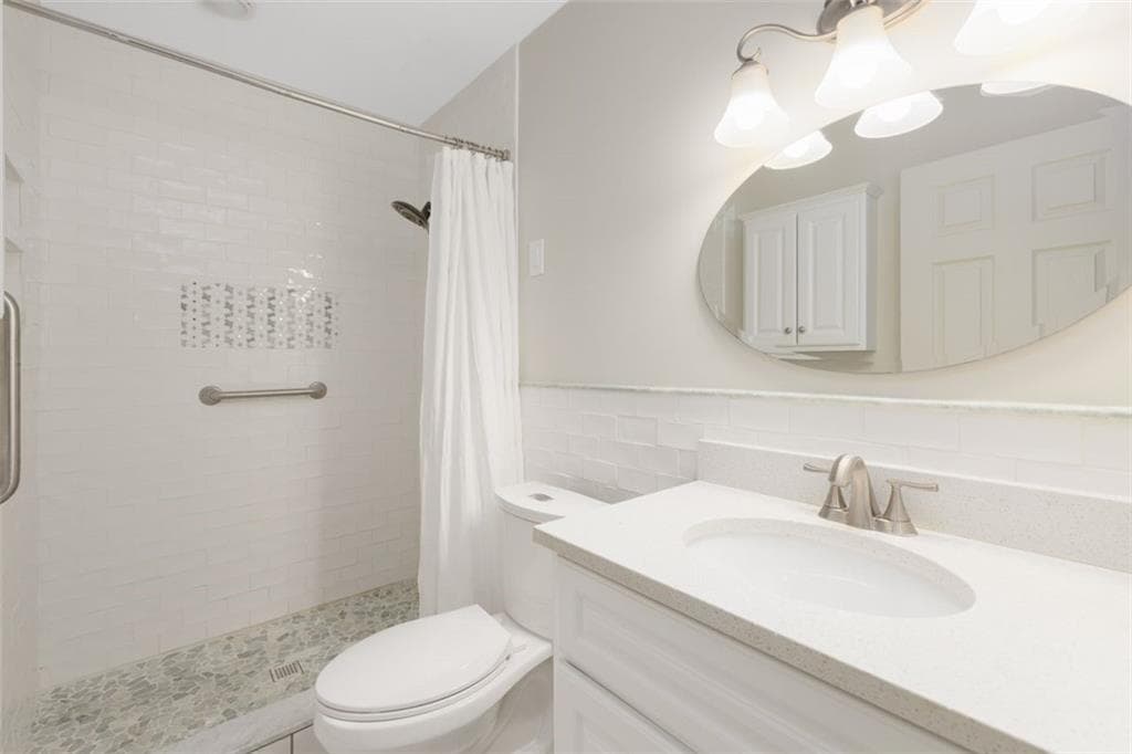 Condominium at 151 Edaville Court, Warwick, photo 17 of 47